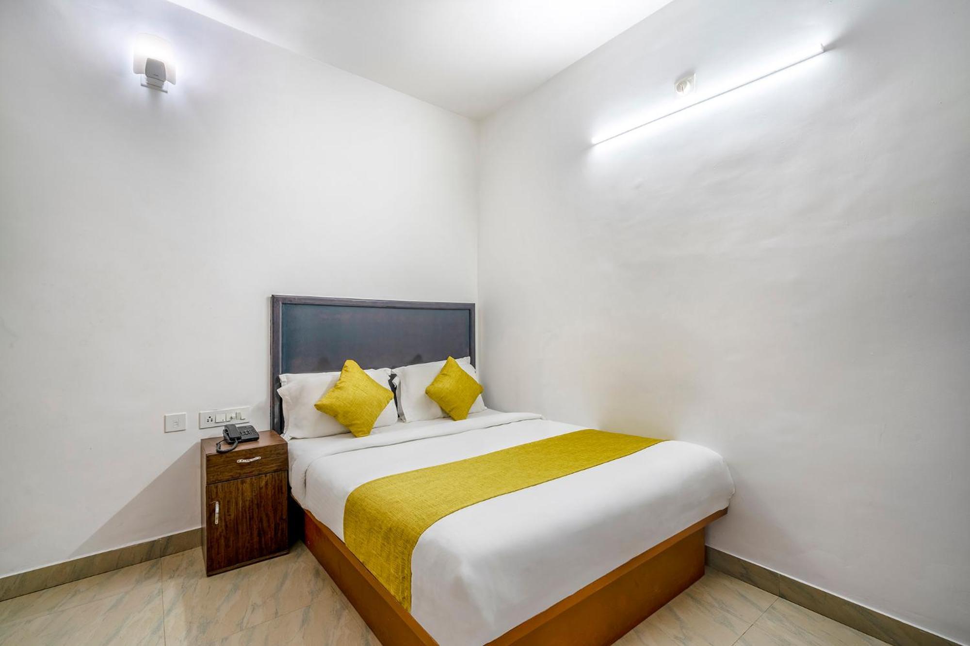 Fabhotel Abrigo Residency Anaviratty ภายนอก รูปภาพ