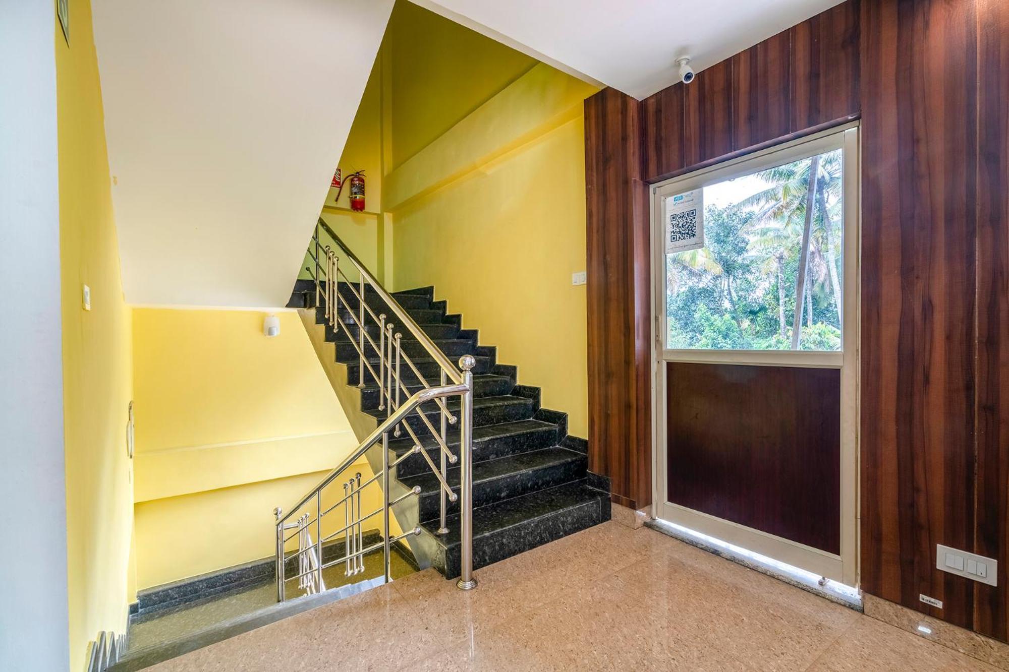 Fabhotel Abrigo Residency Anaviratty ภายนอก รูปภาพ